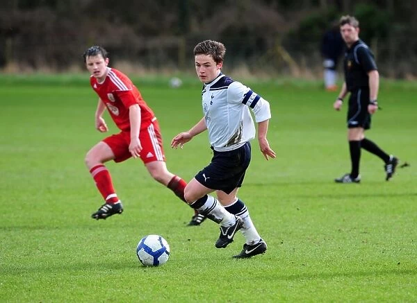 Bristol City U18 vs. Tottenham Hotspur U18: A Look at Future First Team Talents (Season 10-11)