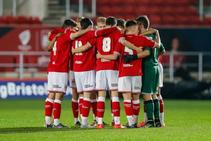 Framed Print : Bristol City U18s Huddle Before FA Youth Cup Clash Against Cardiff City U18s, Ashton Gate Stadium (14 / 12 / 2015)