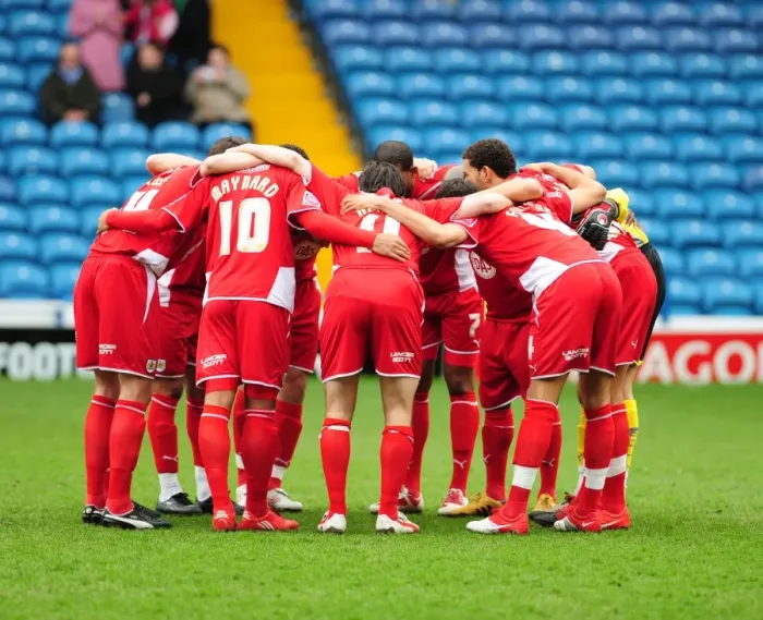 Framed Print : Bristol City: United Before the Championship Clash against Sheffield Wednesday (16-03-10)