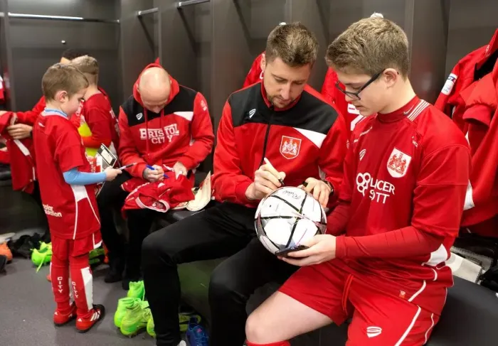 Framed Print : Bristol City: Uniting Mascots and Players in the Dressing Room - Sky Bet Championship Match vs Norwich City