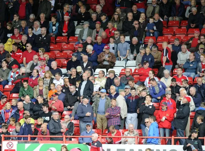 Framed Print : Bristol City V Peterborough Framed Print : Bristol City V Peterborough