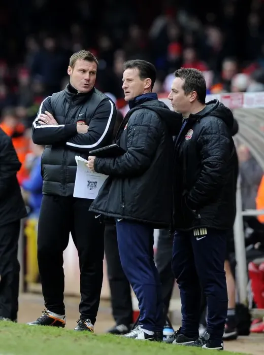 Framed Print : Bristol City vs Barnsley: David Flitcroft's Intense Discussion with Backroom Staff during Npower Championship Match (February 2013) Framed Print : Bristol City vs Barnsley: David Flitcroft's Intense Discussion with Backroom Staff during Npower Championship Match (February 2013)