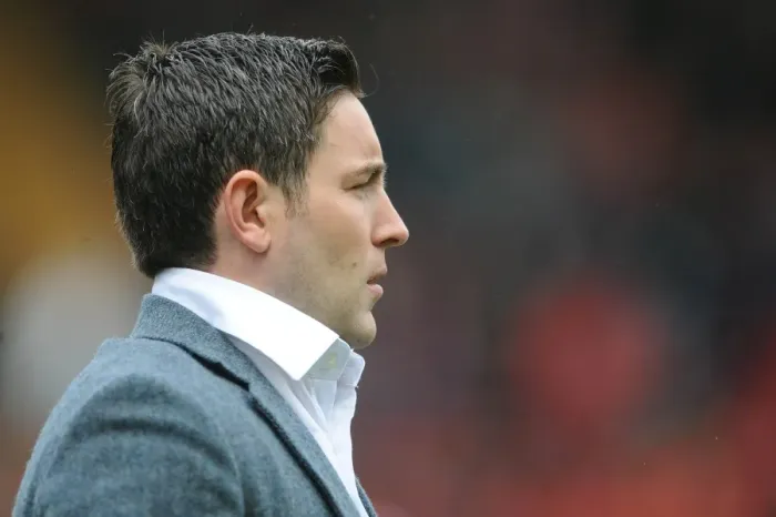 Framed Print : Bristol City vs Barnsley: Lee Johnson in Action, 2015 Framed Print : Bristol City vs Barnsley: Lee Johnson in Action, 2015