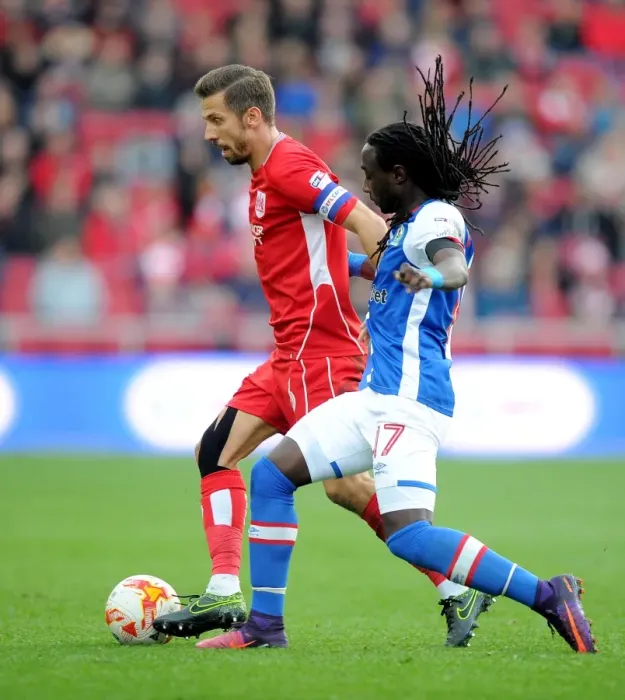 Framed Print : Bristol City vs. Blackburn Rovers: A Championship Showdown - Gary O'Neil vs. Marvin Emnes (October 2016) Framed Print : Bristol City vs. Blackburn Rovers: A Championship Showdown - Gary O'Neil vs. Marvin Emnes (October 2016)