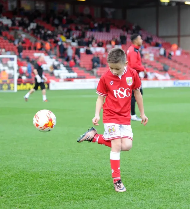Framed Print : Bristol City vs. Blackburn Rovers Clash at Ashton Gate Stadium, Sky Bet Championship (December 2015)