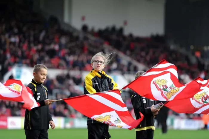 Framed Print : Bristol City vs. Blackburn Rovers: Flag Bearers Clash in Sky Bet Championship (December 2015) Framed Print : Bristol City vs. Blackburn Rovers: Flag Bearers Clash in Sky Bet Championship (December 2015)