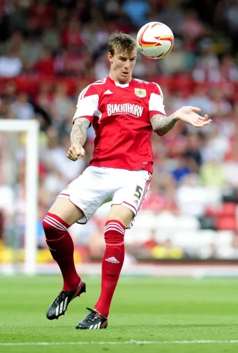 Framed Print : Bristol City vs Bradford City: Aden Flint in Action at Ashton Gate, 2013 Framed Print : Bristol City vs Bradford City: Aden Flint in Action at Ashton Gate, 2013