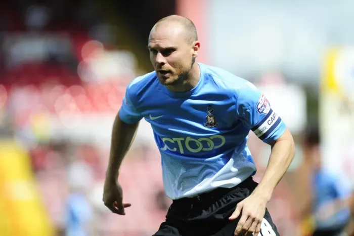 Framed Print : Bristol City vs Bradford City: Gary Jones in Action at Ashton Gate, 2013 Framed Print : Bristol City vs Bradford City: Gary Jones in Action at Ashton Gate, 2013