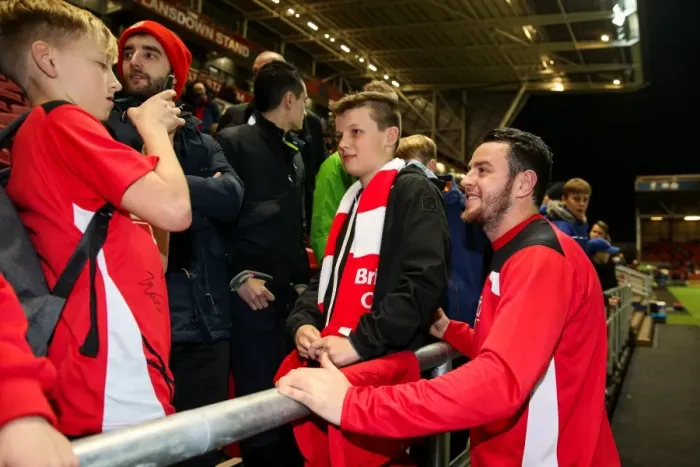 Framed Print : Bristol City vs Brentford: Lee Tomlin Pre-Match Photo (13 / 12 / 2016) Framed Print : Bristol City vs Brentford: Lee Tomlin Pre-Match Photo (13 / 12 / 2016)