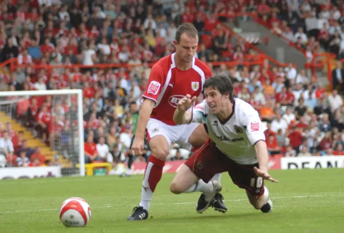 Framed Print : Bristol City vs Burnley: A Clash from the 07-08 Season Framed Print : Bristol City vs Burnley: A Clash from the 07-08 Season