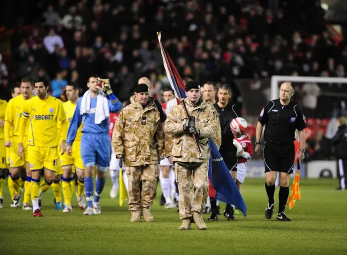 Framed Print : Bristol City vs Cardiff City: 09-10 Season Clash