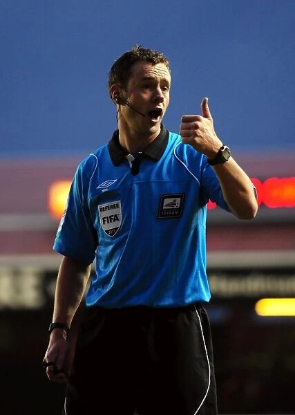 Bristol City vs. Cardiff City: Championship Clash at Ashton Gate Stadium (01 / 01 / 2011) - Referee Stuart Atwell