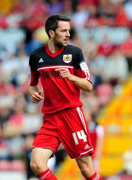 Framed Print : Bristol City vs Cardiff City: Cole Skuse in Action at Ashton Gate Stadium, Championship 2012 Framed Print : Bristol City vs Cardiff City: Cole Skuse in Action at Ashton Gate Stadium, Championship 2012