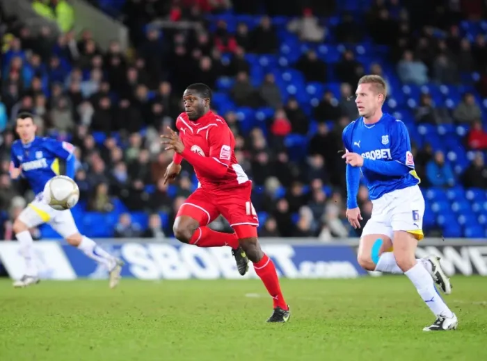 Framed Print : Bristol City vs. Cardiff City: FA Cup Clash, Season 09-10