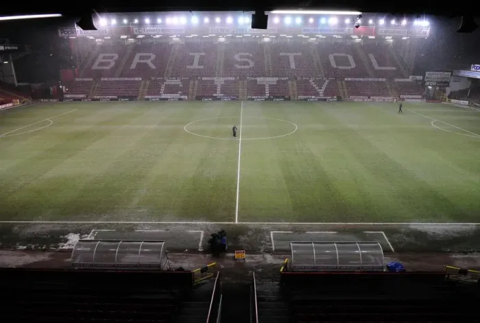 Framed Print : Bristol City vs. Cardiff City: FA Cup Clash - Season 09-10