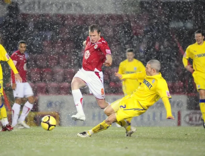 Framed Print : Bristol City vs Cardiff City: FA Cup Clash - Season 09-10