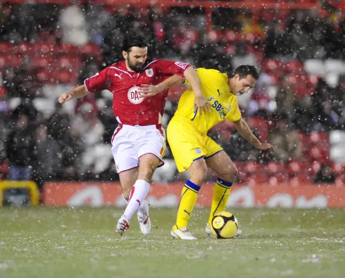 Framed Print : Bristol City vs Cardiff City: FA Cup Clash - Season 09-10