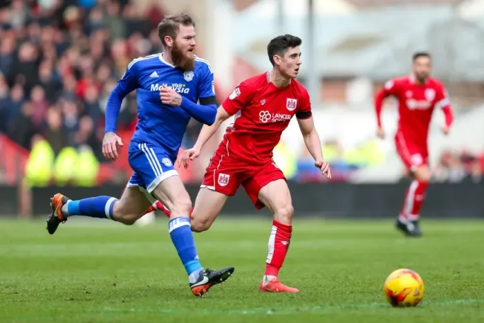 Framed Print : Bristol City vs Cardiff City: Intense Battle for Possession - Sky Bet Championship