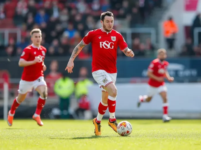 Framed Print : Bristol City vs. Cardiff City: Lee Tomlin in Action, Sky Bet Championship, Ashton Gate Stadium, 2016 Framed Print : Bristol City vs. Cardiff City: Lee Tomlin in Action, Sky Bet Championship, Ashton Gate Stadium, 2016