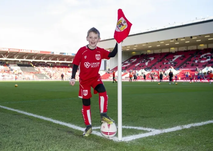Framed Print : Bristol City vs. Cardiff City: Mascots Clash at Ashton Gate - Sky Bet Championship (14 / 01 / 2017)