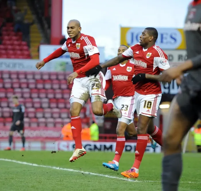 Framed Print : Bristol City vs Carlisle United: Clash at Ashton Gate (01-02-2014) Framed Print : Bristol City vs Carlisle United: Clash at Ashton Gate (01-02-2014)