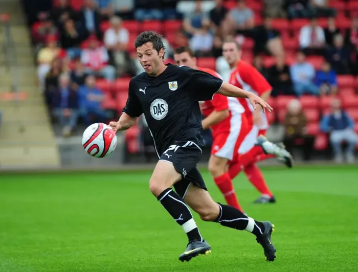 Framed Print : Bristol City vs. Cheltenham Town: 09-10 Pre-Season Friendly Framed Print : Bristol City vs. Cheltenham Town: 09-10 Pre-Season Friendly
