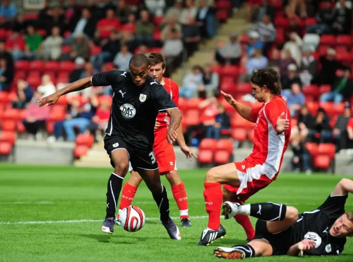 Framed Print : Bristol City vs. Cheltenham Town: 09-10 Pre-Season Friendly Framed Print : Bristol City vs. Cheltenham Town: 09-10 Pre-Season Friendly