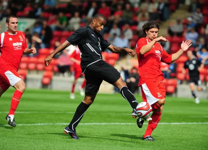 Framed Print : Bristol City vs. Cheltenham Town: Pre-Season Friendly - Season 09-10 Framed Print : Bristol City vs. Cheltenham Town: Pre-Season Friendly - Season 09-10