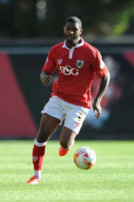 Framed Print : Bristol City vs Chesterfield: Mark Little in Action at Ashton Gate, Sky Bet League One Framed Print : Bristol City vs Chesterfield: Mark Little in Action at Ashton Gate, Sky Bet League One