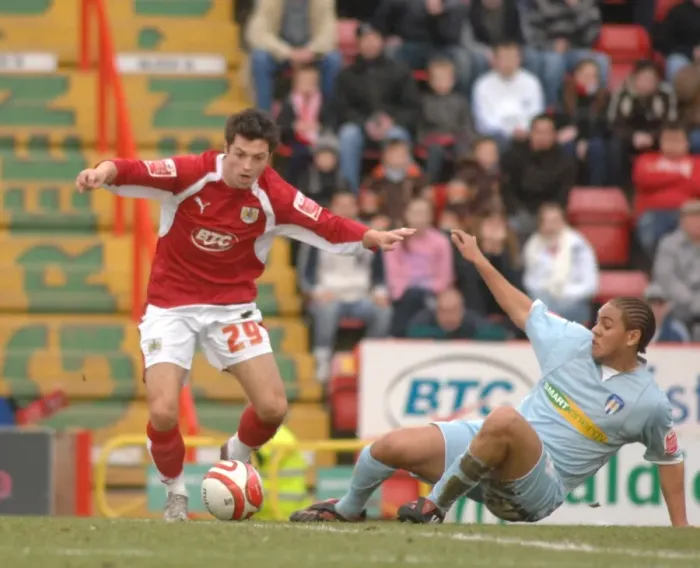 Framed Print : Bristol City vs Colchester United: Ivan Sproule in Action Framed Print : Bristol City vs Colchester United: Ivan Sproule in Action