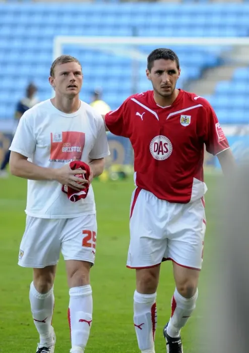 Framed Print : Bristol City vs Coventry City: A Football Showdown - 09-10 Season