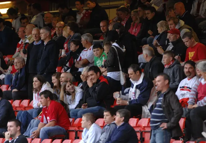 Framed Print : Bristol City vs Crewe Alexandra: A Football Rivalry from the 08-09 Season