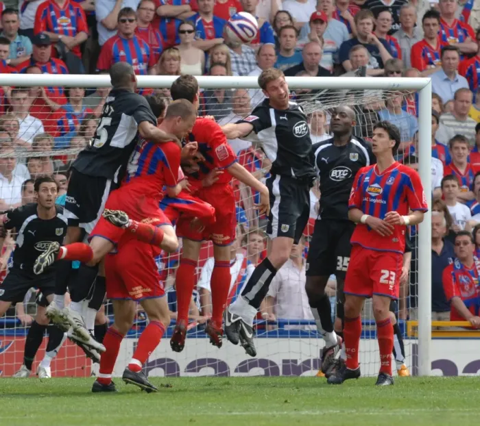 Framed Print : Bristol City vs Crystal Palace: 07-08 Play-Off Semifinal First Leg Framed Print : Bristol City vs Crystal Palace: 07-08 Play-Off Semifinal First Leg
