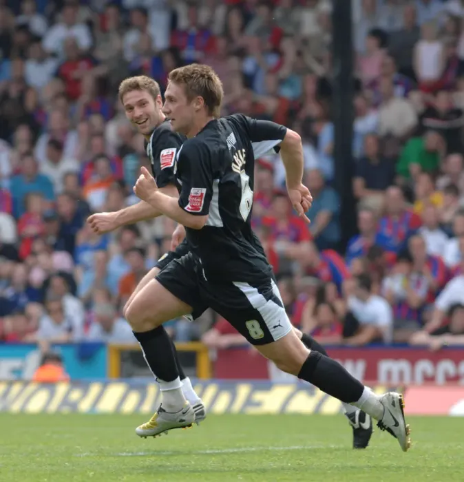 Framed Print : Bristol City vs. Crystal Palace: 07-08 Play-Off Semifinal First Leg Framed Print : Bristol City vs. Crystal Palace: 07-08 Play-Off Semifinal First Leg