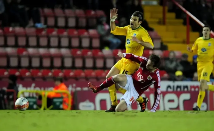 Framed Print : Bristol City vs Crystal Palace: Brett Pitman Fouls Mile Jedinak - Championship Football Match - 14 / 02 / 2012 Framed Print : Bristol City vs Crystal Palace: Brett Pitman Fouls Mile Jedinak - Championship Football Match - 14 / 02 / 2012