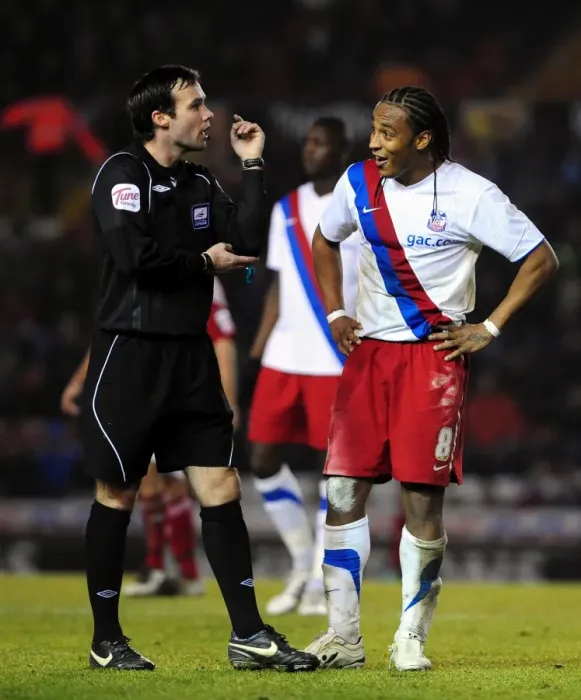 Framed Print : Bristol City vs Crystal Palace: Neal Danns and Referee Paul Tierney Discuss Added Time (December 28, 2010, Championship)