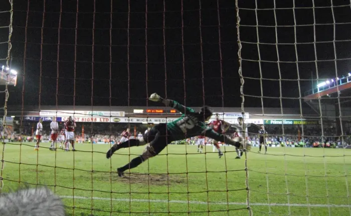 Framed Print : Bristol City vs. Crystal Palace: The Play-Off Battle (Season 07-08)