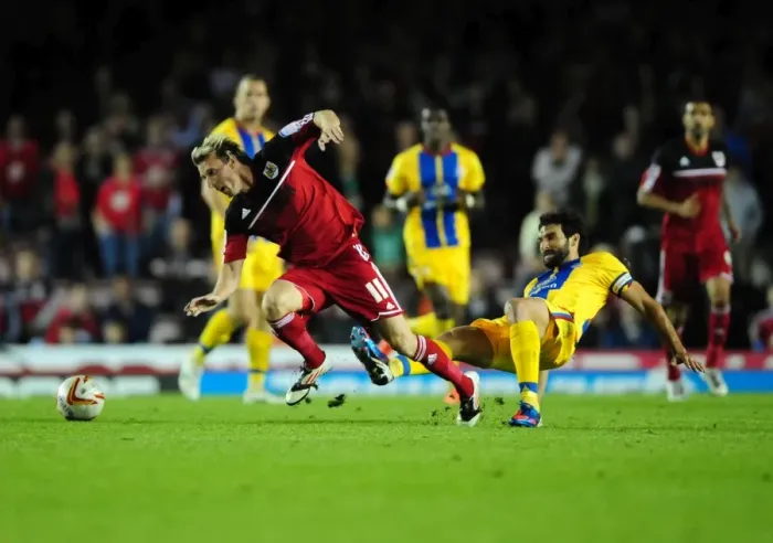Framed Print : Bristol City vs Crystal Palace: Woolford Fouls by Jedinak Framed Print : Bristol City vs Crystal Palace: Woolford Fouls by Jedinak