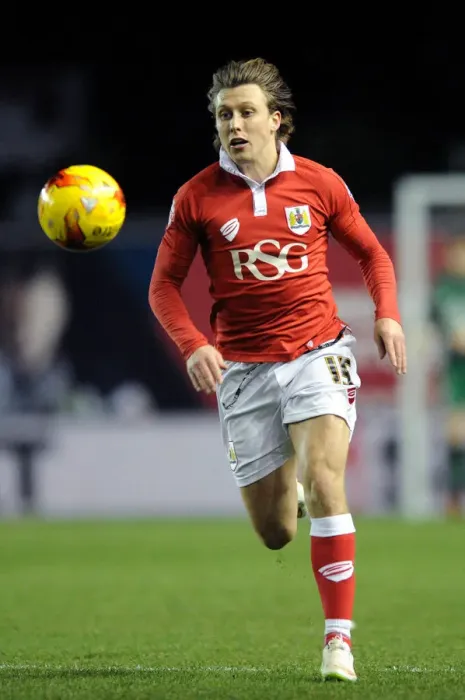 Framed Print : Bristol City vs Gillingham: Luke Freeman in Action at Ashton Gate, Johnstone's Paint Trophy Framed Print : Bristol City vs Gillingham: Luke Freeman in Action at Ashton Gate, Johnstone's Paint Trophy