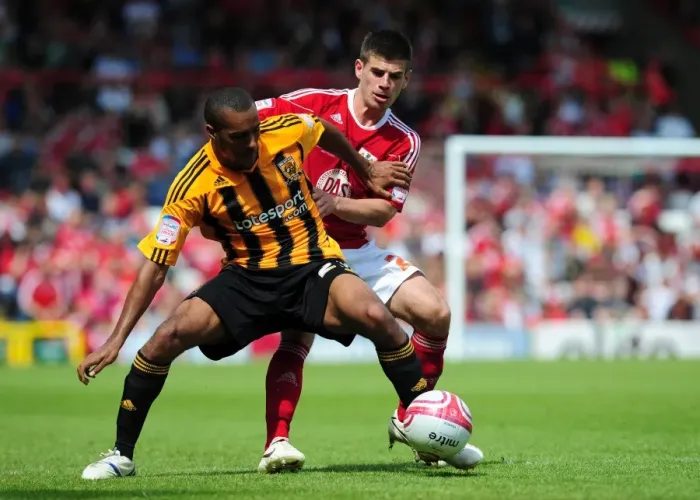 Framed Print : Bristol City vs Hull City: Edwards vs Simpson Battle in Championship Clash at Ashton Gate, 07 / 05 / 2011 Framed Print : Bristol City vs Hull City: Edwards vs Simpson Battle in Championship Clash at Ashton Gate, 07 / 05 / 2011