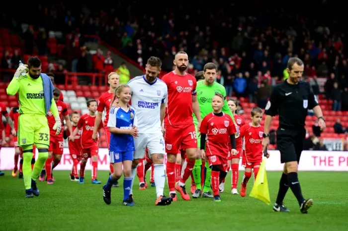 Framed Print : Bristol City vs Ipswich Town: The Championship Showdown at Ashton Gate - December 2016 Framed Print : Bristol City vs Ipswich Town: The Championship Showdown at Ashton Gate - December 2016