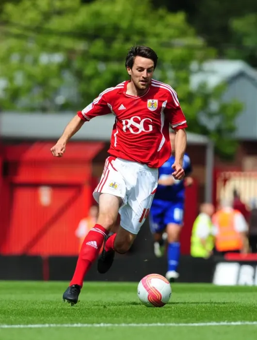 Framed Print : Bristol City vs Ipswich Town: Cole Skuse in Action at Ashton Gate Stadium (Championship Football Match, 2011) Framed Print : Bristol City vs Ipswich Town: Cole Skuse in Action at Ashton Gate Stadium (Championship Football Match, 2011)