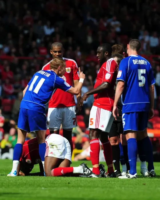 Framed Print : Bristol City vs Ipswich Town: Controversial Red Card to Kalifa Cisse by Lee Martin (Championship, April 16, 2011) Framed Print : Bristol City vs Ipswich Town: Controversial Red Card to Kalifa Cisse by Lee Martin (Championship, April 16, 2011)