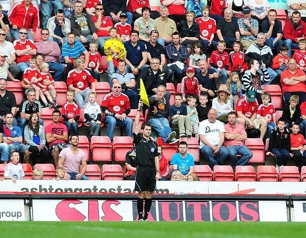 Bristol City vs Ipswich Town: Fan Protests over Disputed Line Call in Championship Match (16th April 2011)