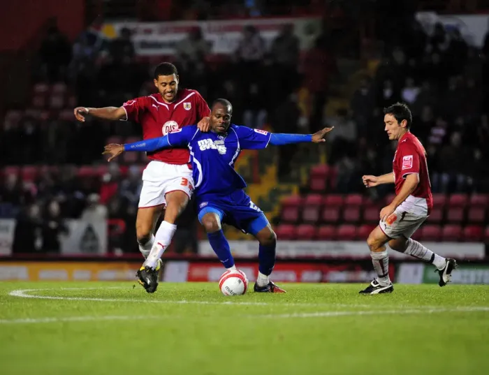 Framed Print : Bristol City vs Ipswich Town: A Football Rivalry Unfolds - 09-10 Season Showdown