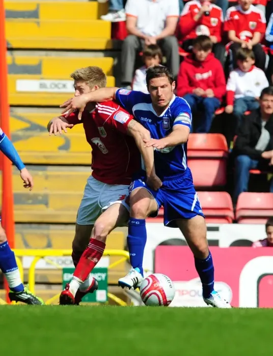Framed Print : Bristol City vs Ipswich Town: Jon Stead vs David Norris - Championship Battle at Ashton Gate, 16 / 04 / 2011 Framed Print : Bristol City vs Ipswich Town: Jon Stead vs David Norris - Championship Battle at Ashton Gate, 16 / 04 / 2011