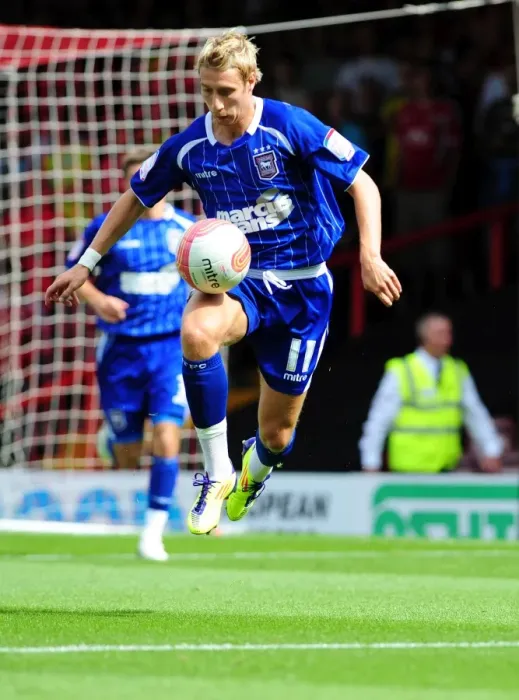 Framed Print : Bristol City vs Ipswich Town: Lee Martin at Ashton Gate Stadium (Championship Football Match, 2011) Framed Print : Bristol City vs Ipswich Town: Lee Martin at Ashton Gate Stadium (Championship Football Match, 2011)