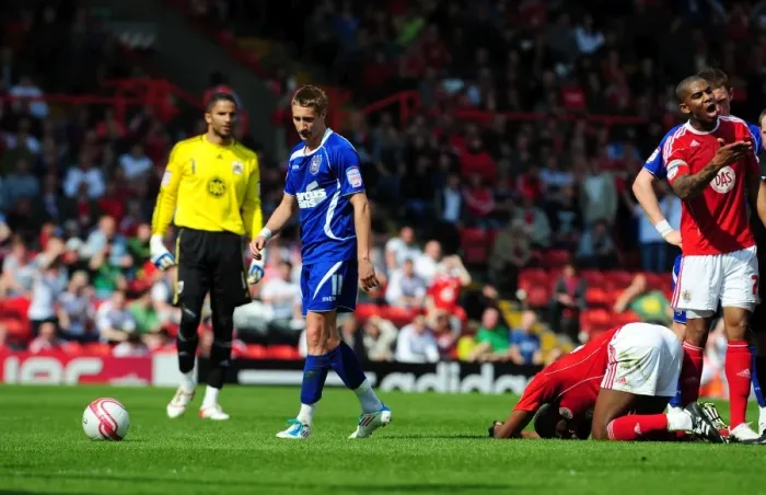 Framed Print : Bristol City vs Ipswich Town: Lee Martin's Red Card for Foul on Kalifa Cisse (Championship, 16th April 2011)