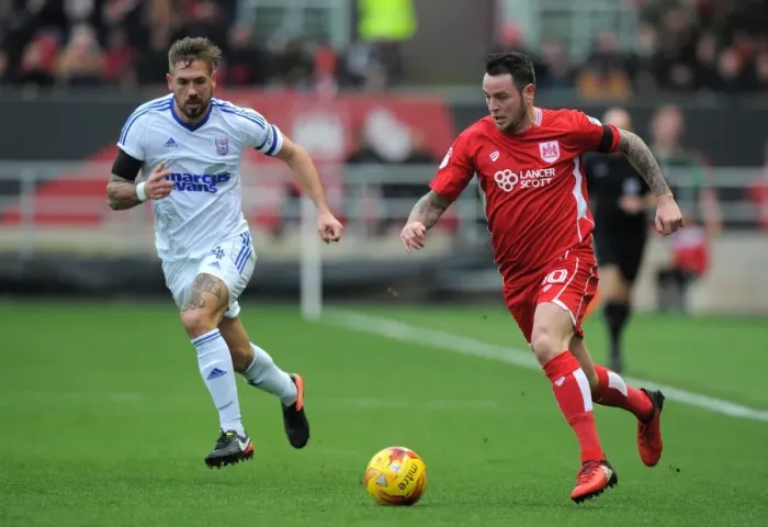 Framed Print : Bristol City vs Ipswich Town: Lee Tomlin in Action, Sky Bet Championship (December 2016)