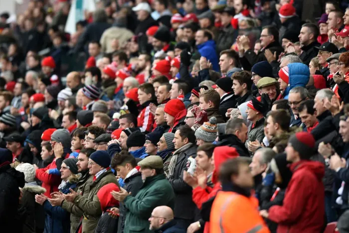 Framed Print : Bristol City vs Ipswich Town: Passionate Fans at Ashton Gate, Sky Bet Championship (13 / 02 / 2016)